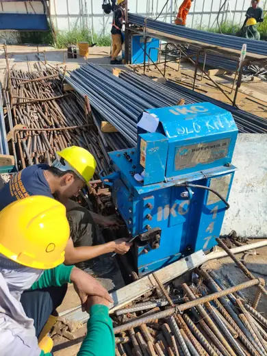 Perbaikan unit bersama tim proyek di lapangan